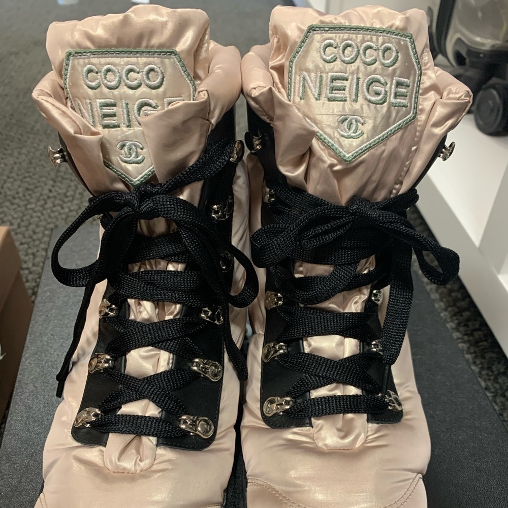 Chanel coco neige snow boots